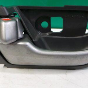 2013 HOLDEN COLORADO DOOR HANDLE