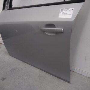 2010 HOLDEN CRUZE LEFT FRONT DOOR