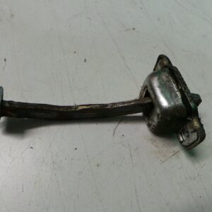 2005 HOLDEN COMMODORE DOOR HINGE RUNNER