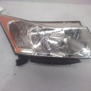 2013 HOLDEN CRUZE RIGHT HEADLAMP