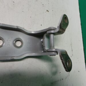 2013 HOLDEN CAPTIVA DOOR HINGE RUNNER