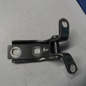 2014 HOLDEN CRUZE DOOR HINGE RUNNER