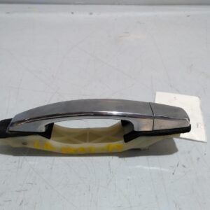 2011 HOLDEN CAPTIVA DOOR HANDLE