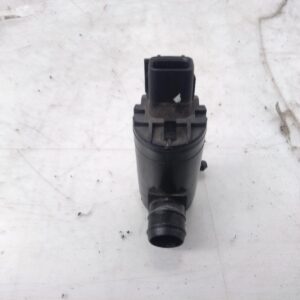 2012 HOLDEN COMMODORE WASHER BOTTLE