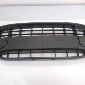 2009 FORD FIESTA GRILLE