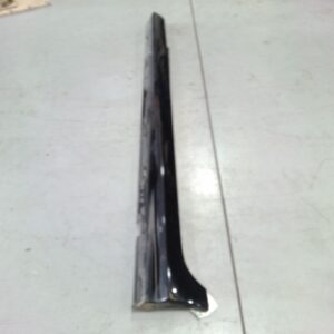 2012 HOLDEN COMMODORE SIDE STEP SKIRT