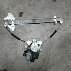 2012 HOLDEN CAPTIVA RIGHT FRONT WINDOW REG MOTOR