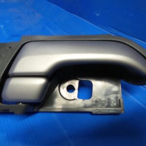 2012 HOLDEN COLORADO DOOR HANDLE