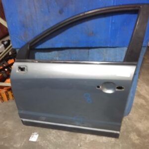 2013 HOLDEN CAPTIVA LEFT FRONT DOOR