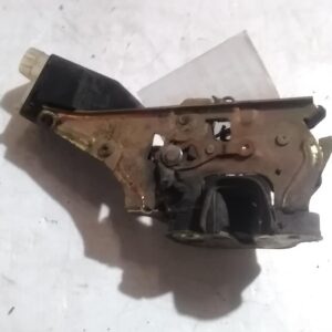 2003 HOLDEN COMMODORE DOOR BOOT GATE LOCK