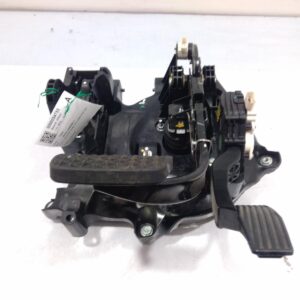 2014 HOLDEN TRAX PEDAL ASSEMBLY