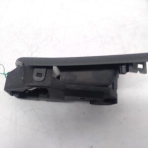 2011 HOLDEN COMMODORE DOOR HANDLE