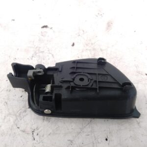 2013 HOLDEN BARINA DOOR HANDLE