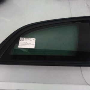 2011 HOLDEN COMMODORE RIGHT REAR SIDE GLASS