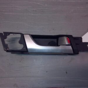 2014 HOLDEN CAPTIVA DOOR HANDLE