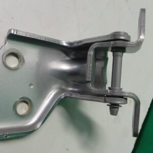 2013 HOLDEN COLORADO DOOR HINGE RUNNER