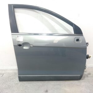 2013 HOLDEN CAPTIVA RIGHT FRONT DOOR