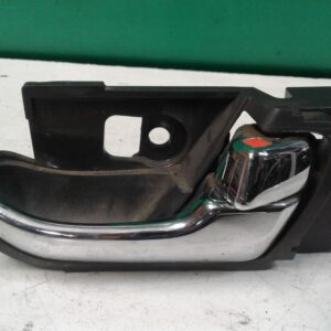 2012 HOLDEN COLORADO DOOR HANDLE