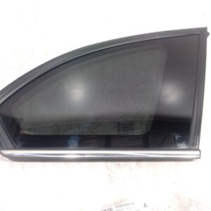 2017 HOLDEN CAPTIVA RIGHT REAR SIDE GLASS