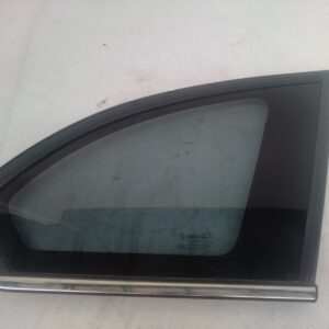 2015 HOLDEN CAPTIVA RIGHT REAR SIDE GLASS