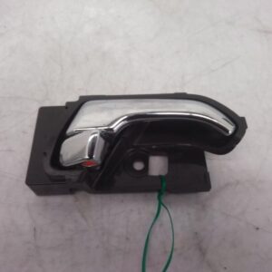 2017 HOLDEN TRAILBLAZER DOOR HANDLE