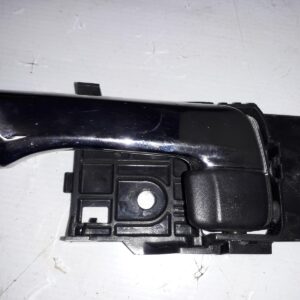 2010 HOLDEN COLORADO DOOR HANDLE