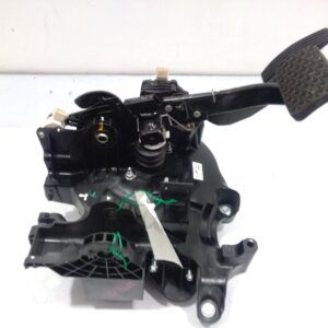 2014 HOLDEN TRAX PEDAL ASSEMBLY