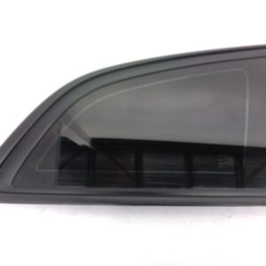 2016 HOLDEN COMMODORE RIGHT REAR SIDE GLASS