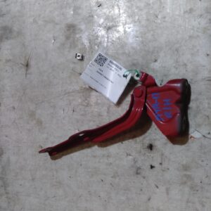 2014 HOLDEN TRAX BONNET HINGE STRUT