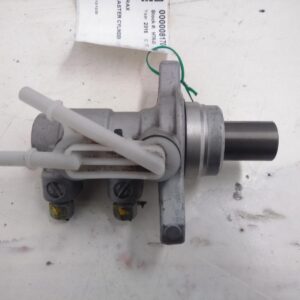 2016 HOLDEN TRAX MASTER CYLINDER