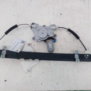 2009 HOLDEN CAPTIVA RIGHT FRONT WINDOW REG MOTOR