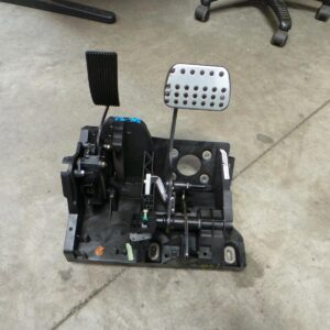 2004 FORD FALCON PEDAL ASSEMBLY