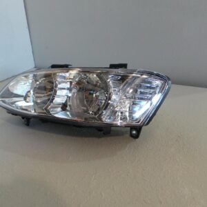 2010 HOLDEN COMMODORE LEFT HEADLAMP