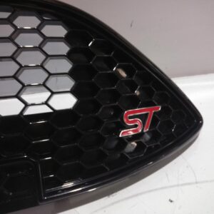 2015 FORD FOCUS GRILLE