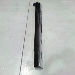 2012 HOLDEN COMMODORE SIDE STEP SKIRT