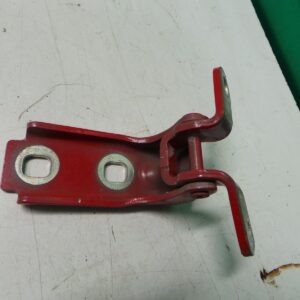 2012 HOLDEN CRUZE DOOR HINGE RUNNER