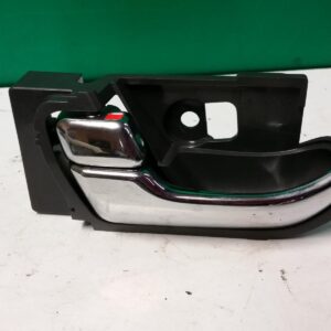 2014 HOLDEN COLORADO DOOR HANDLE