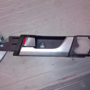 2014 HOLDEN CAPTIVA DOOR HANDLE