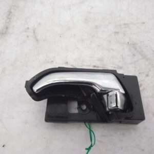 2017 HOLDEN TRAILBLAZER DOOR HANDLE