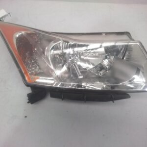 2013 HOLDEN CRUZE RIGHT HEADLAMP