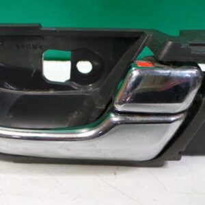 2013 HOLDEN COLORADO DOOR HANDLE