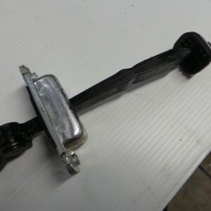 2012 HOLDEN CAPTIVA DOOR HINGE RUNNER