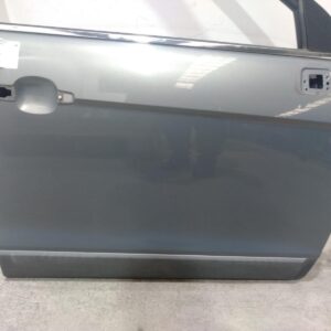 2013 HOLDEN CAPTIVA RIGHT FRONT DOOR