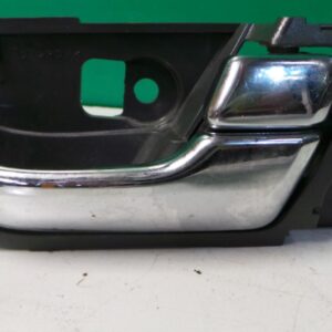 2013 HOLDEN COLORADO DOOR HANDLE