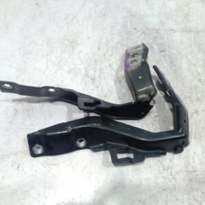 2012 HOLDEN COMMODORE BONNET HINGE STRUT