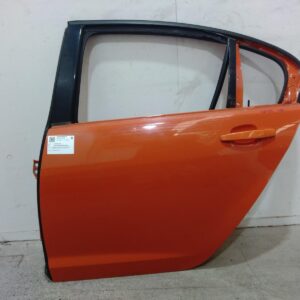 2013 HOLDEN COMMODORE LEFT REAR DOOR SLIDING