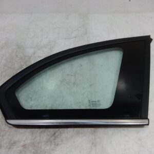 2017 HOLDEN CAPTIVA RIGHT REAR SIDE GLASS