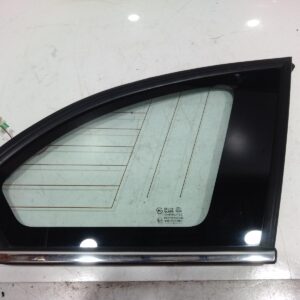 2012 HOLDEN CAPTIVA RIGHT REAR SIDE GLASS