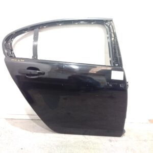 2015 HOLDEN COMMODORE RIGHT REAR DOOR SLIDING