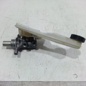 2012 FORD FOCUS MASTER CYLINDER